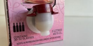 Picture of bag in box rose wine.